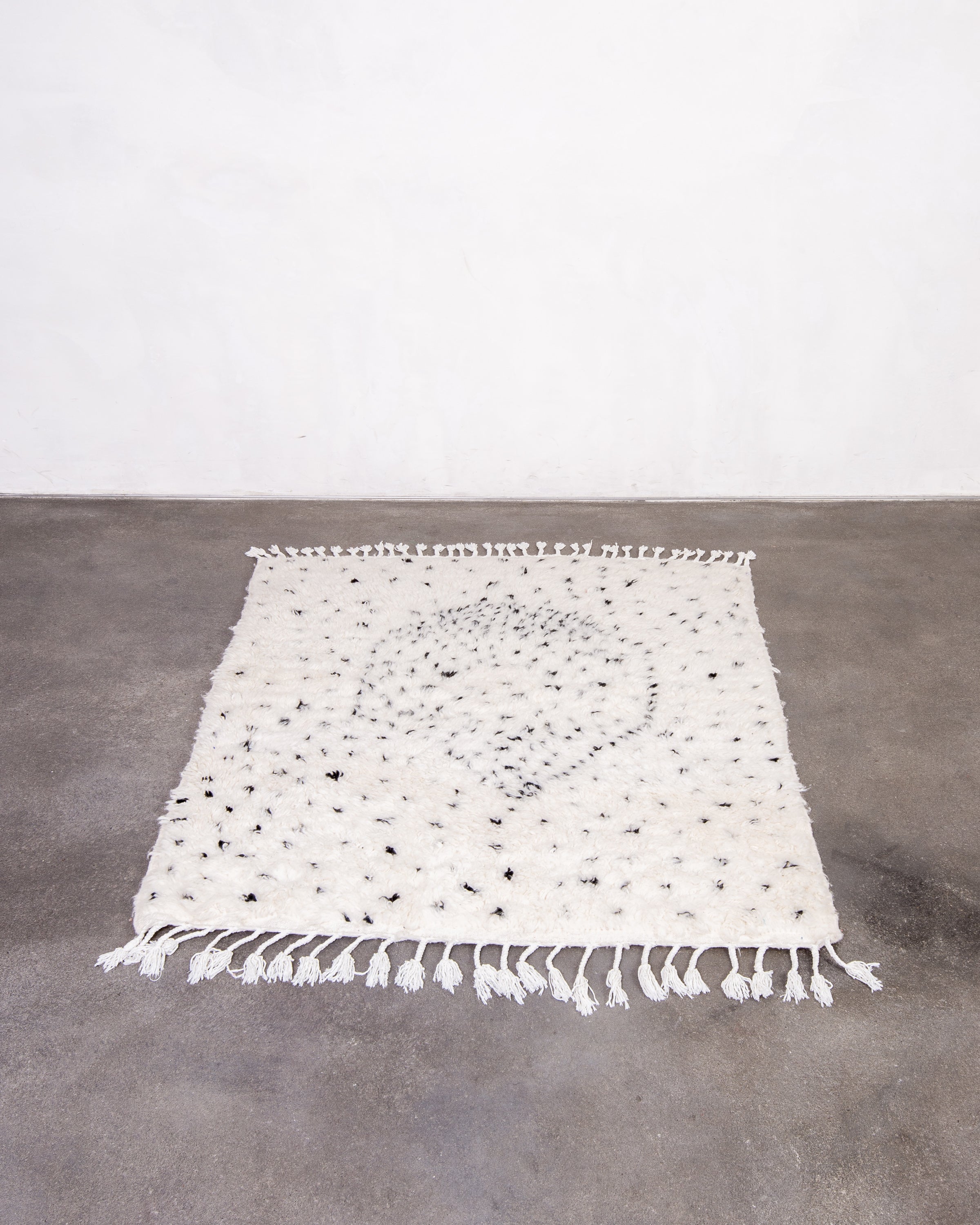 Modern designer handcrafted Berber rug from morocco Beniourain with beautiful colors and patterns